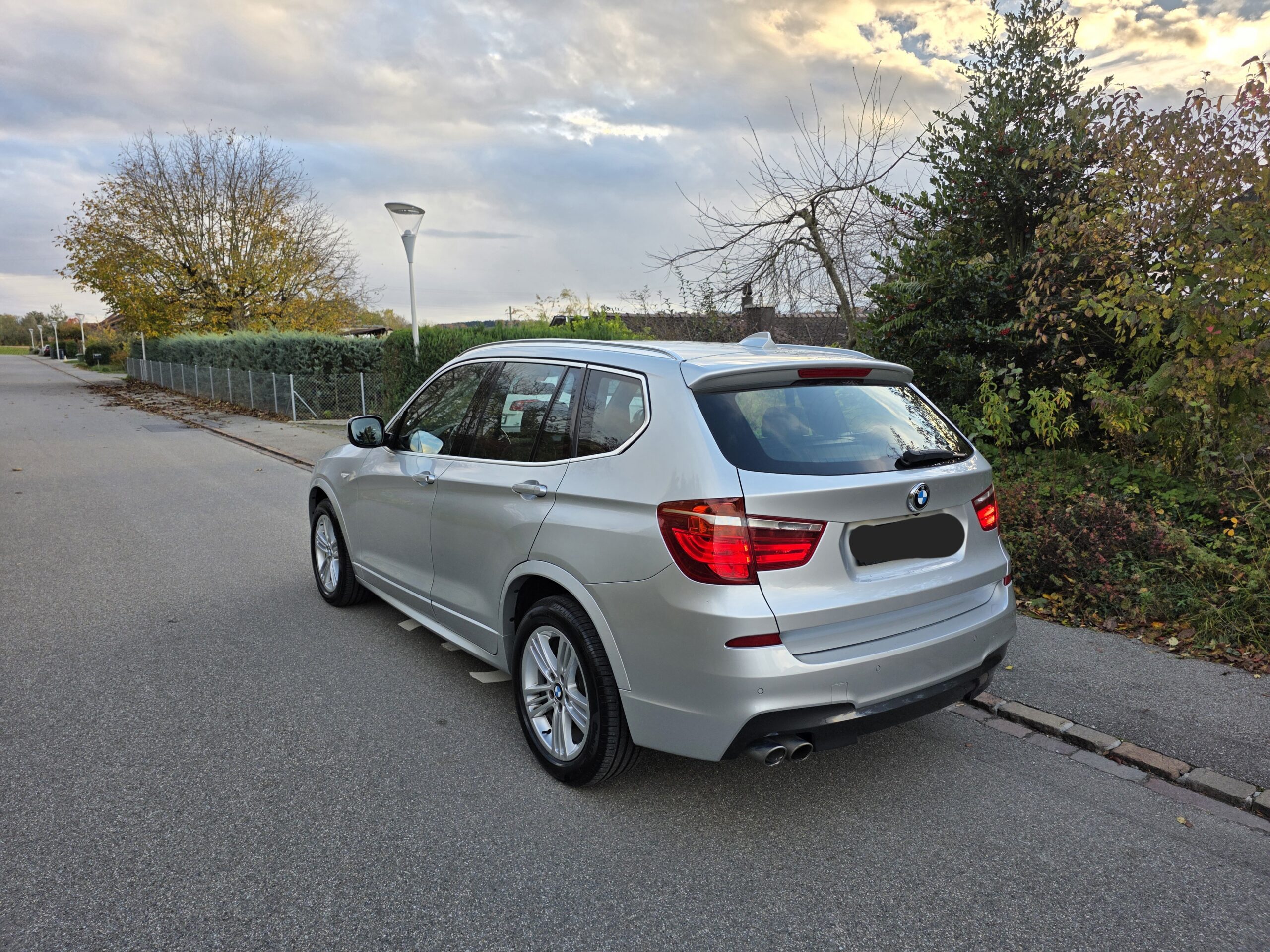 
								BMW X3 full									
