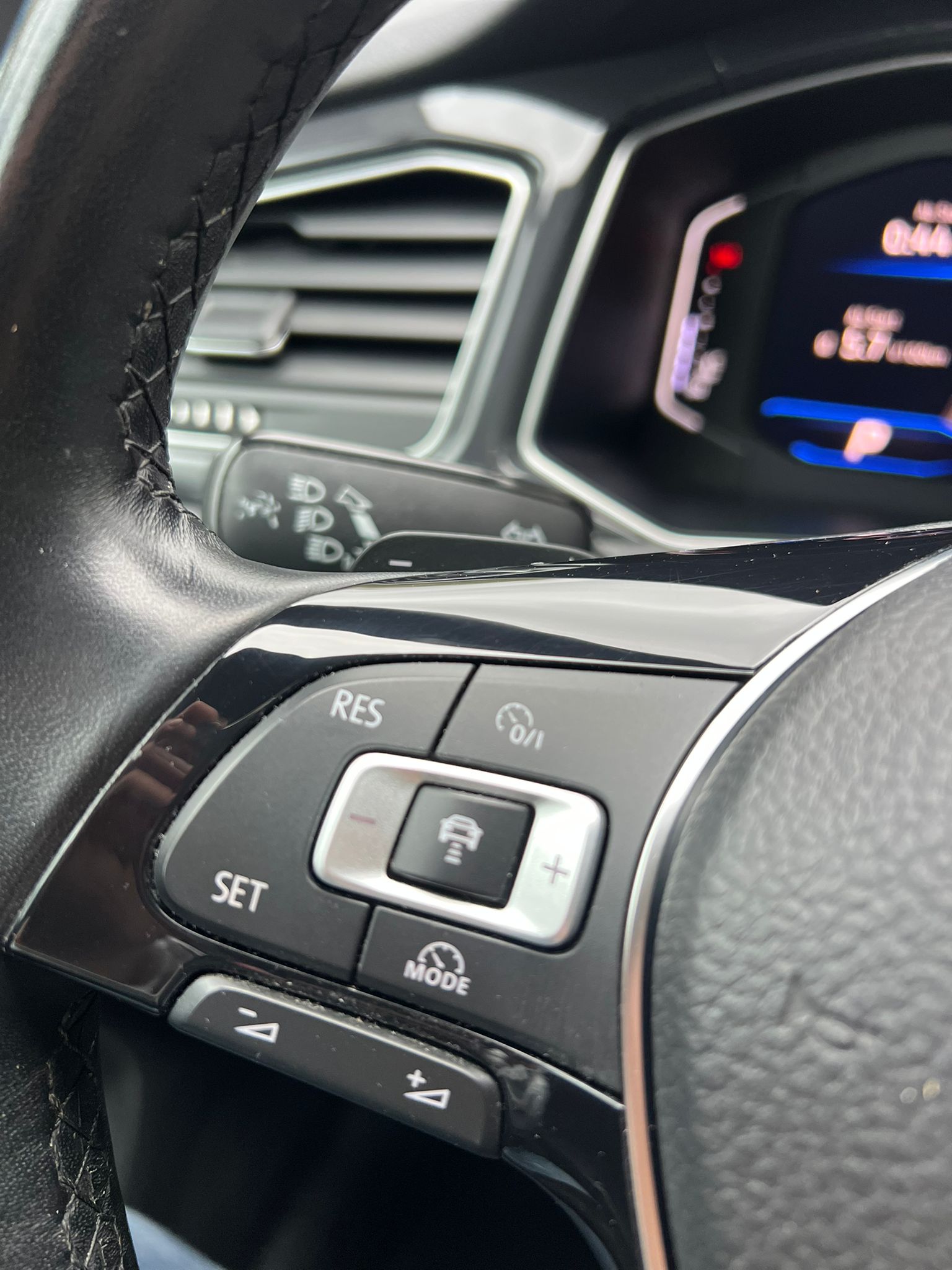 
								Volkswagen T-Roc 2.0 TDI 4Motion – 2018 full									