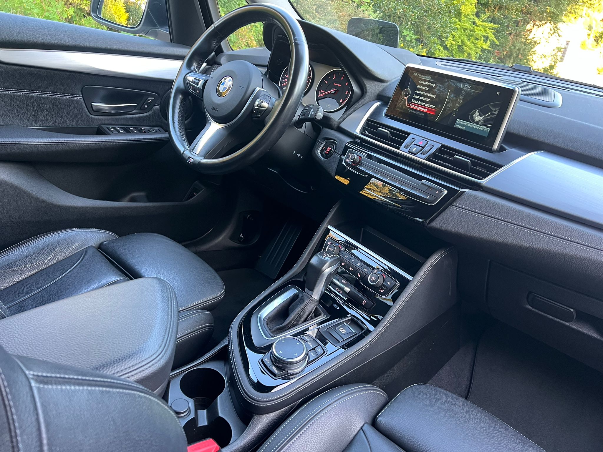 
								BMW 220 xDrive Gran Tourer full									