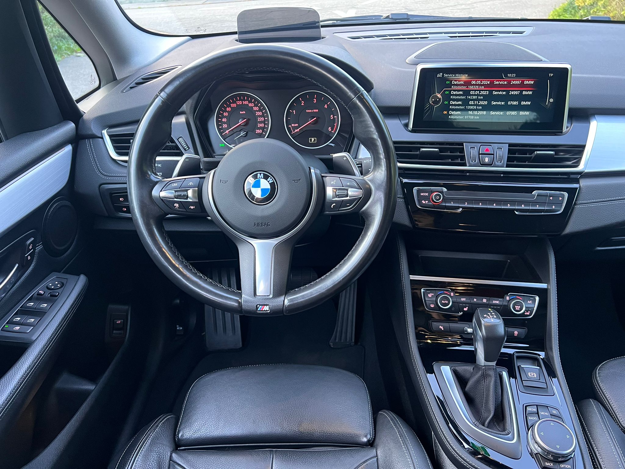 
								BMW 220 xDrive Gran Tourer full									