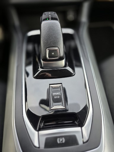 
								Peugeot 308 1.5 HDi full									