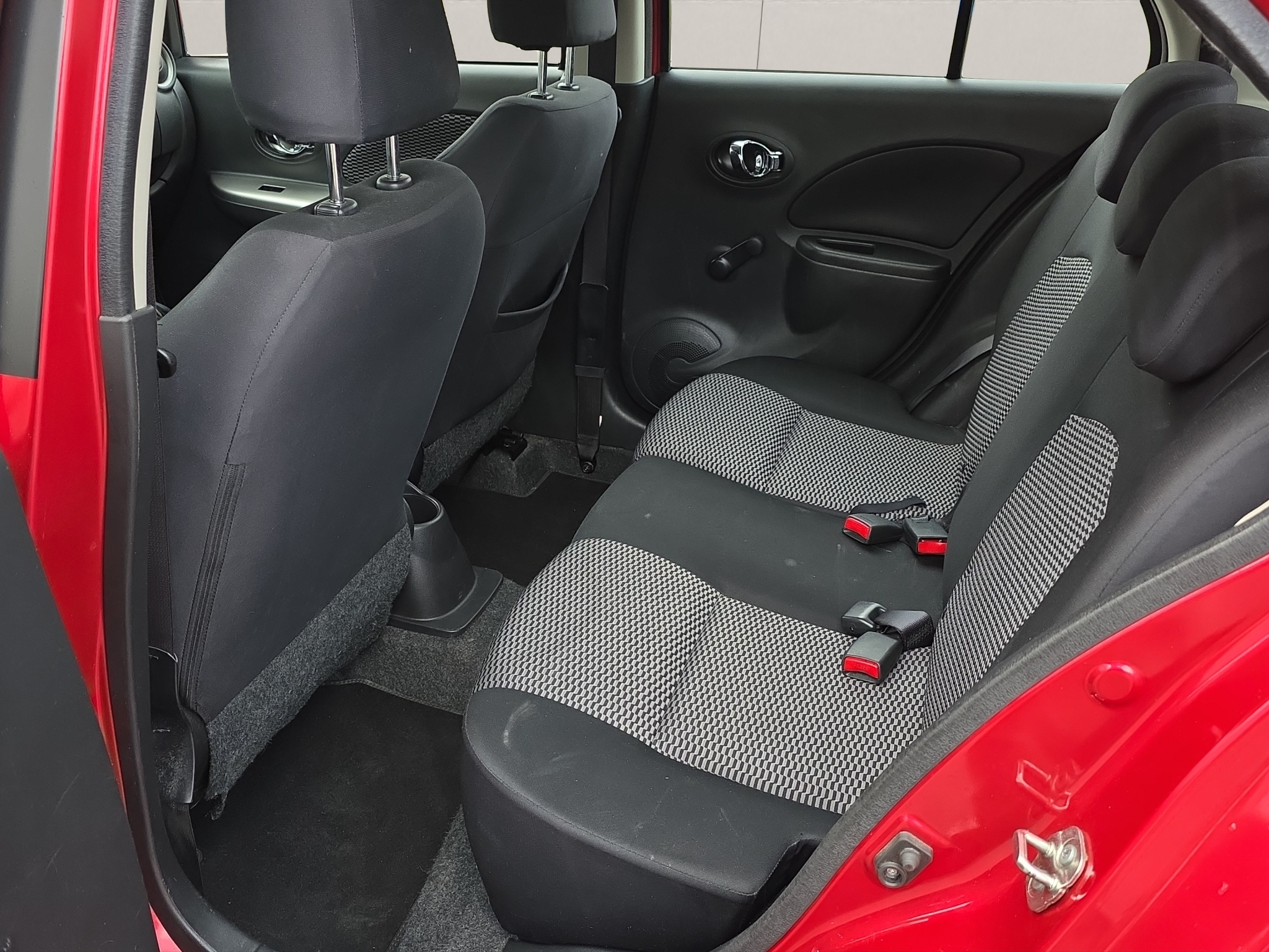 
								Nissan Micra 1.2 Automat full									