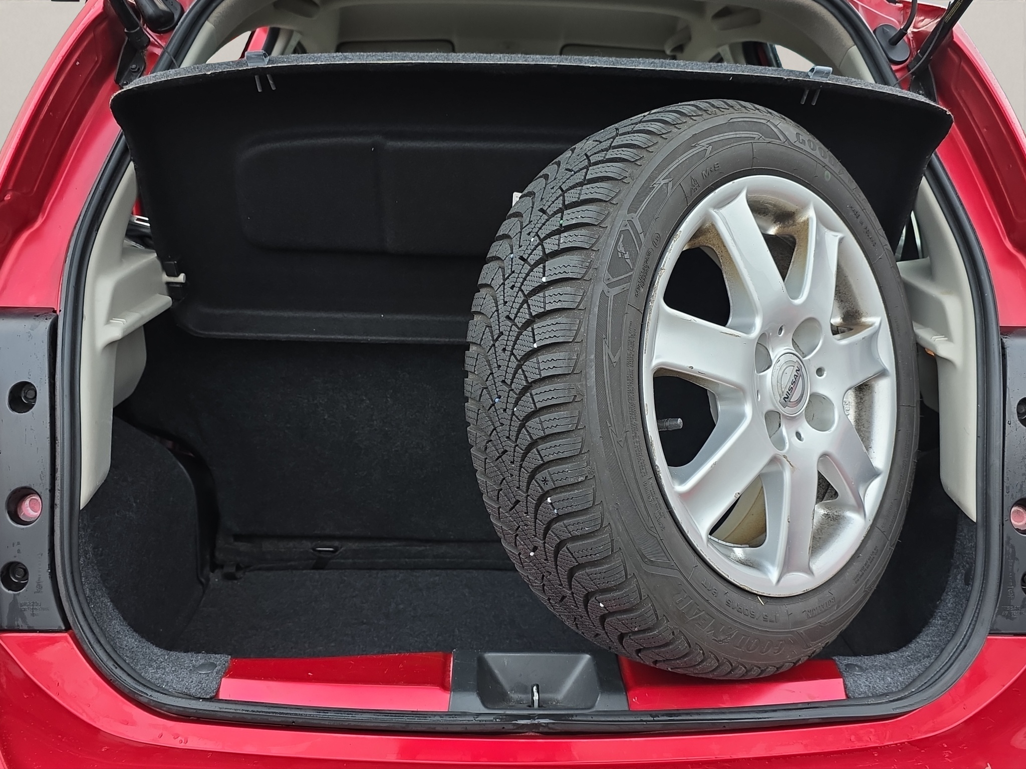 
								Nissan Micra 1.2 Automat full									