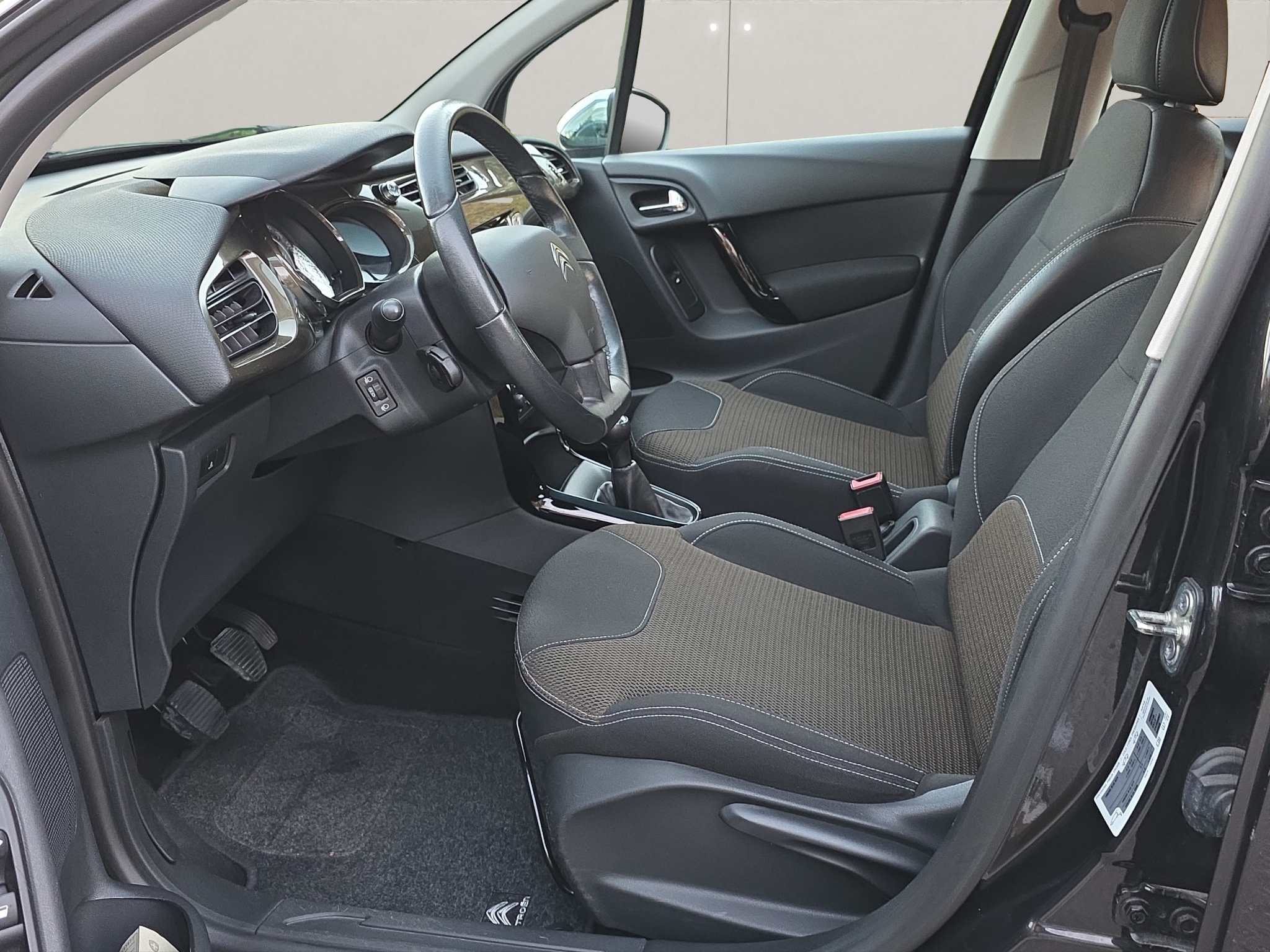 
								Citroen C3 Swiss Style full									