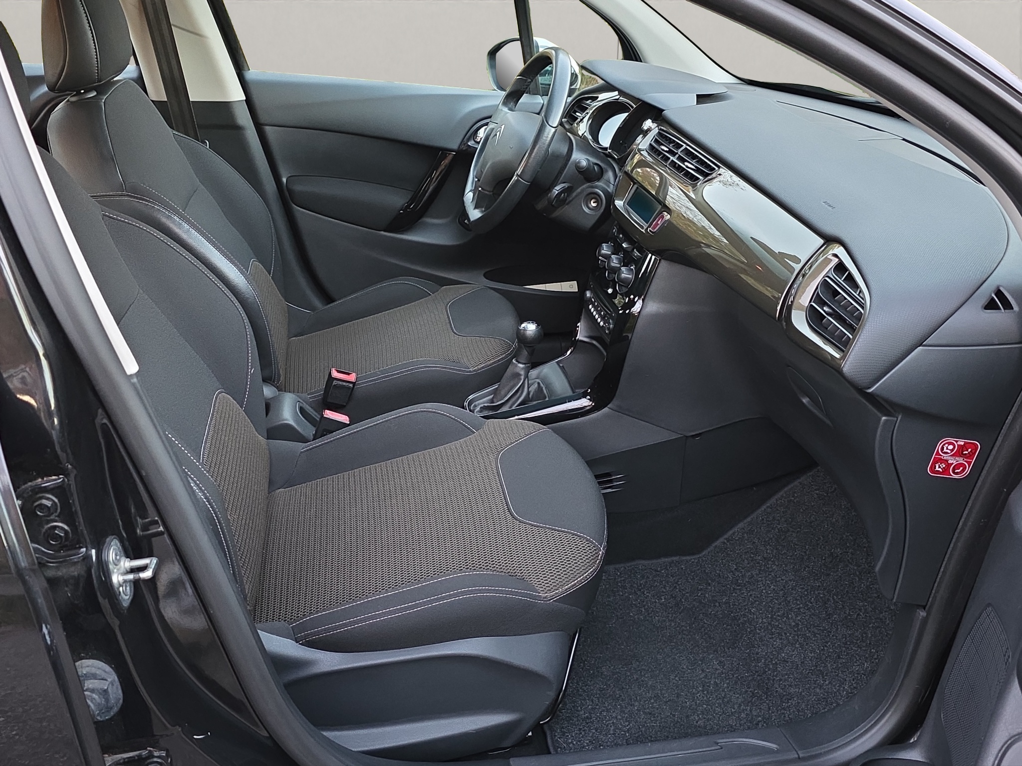 
								Citroen C3 Swiss Style full									