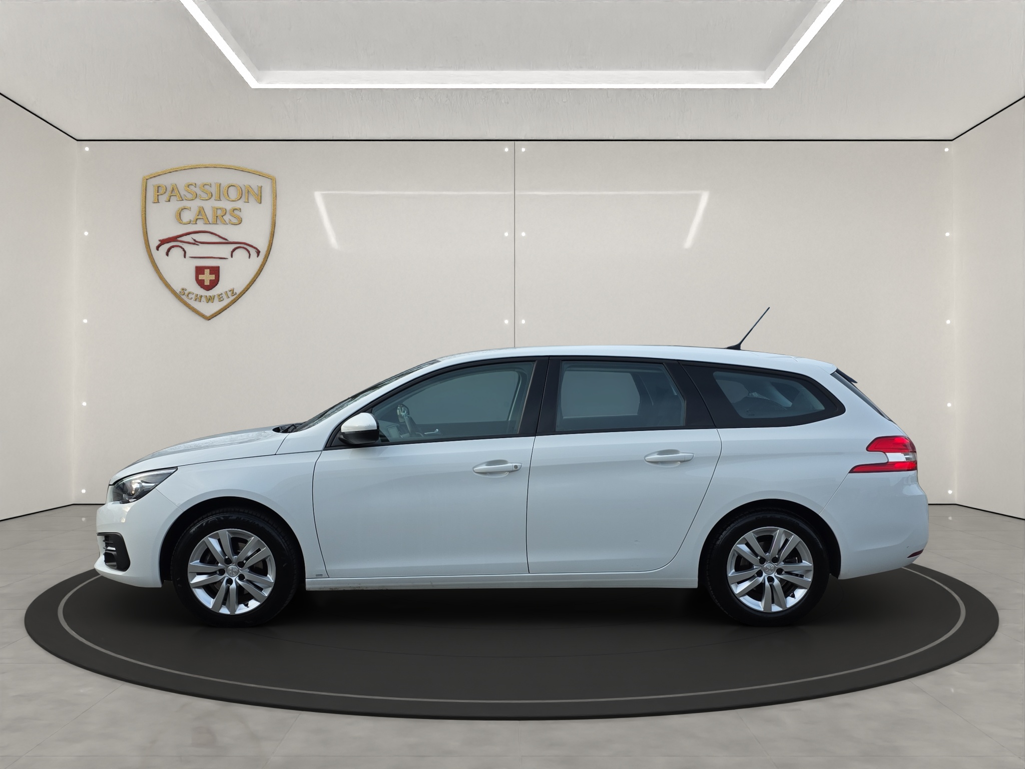 
								Peugeot 308 1.5 HDi full									