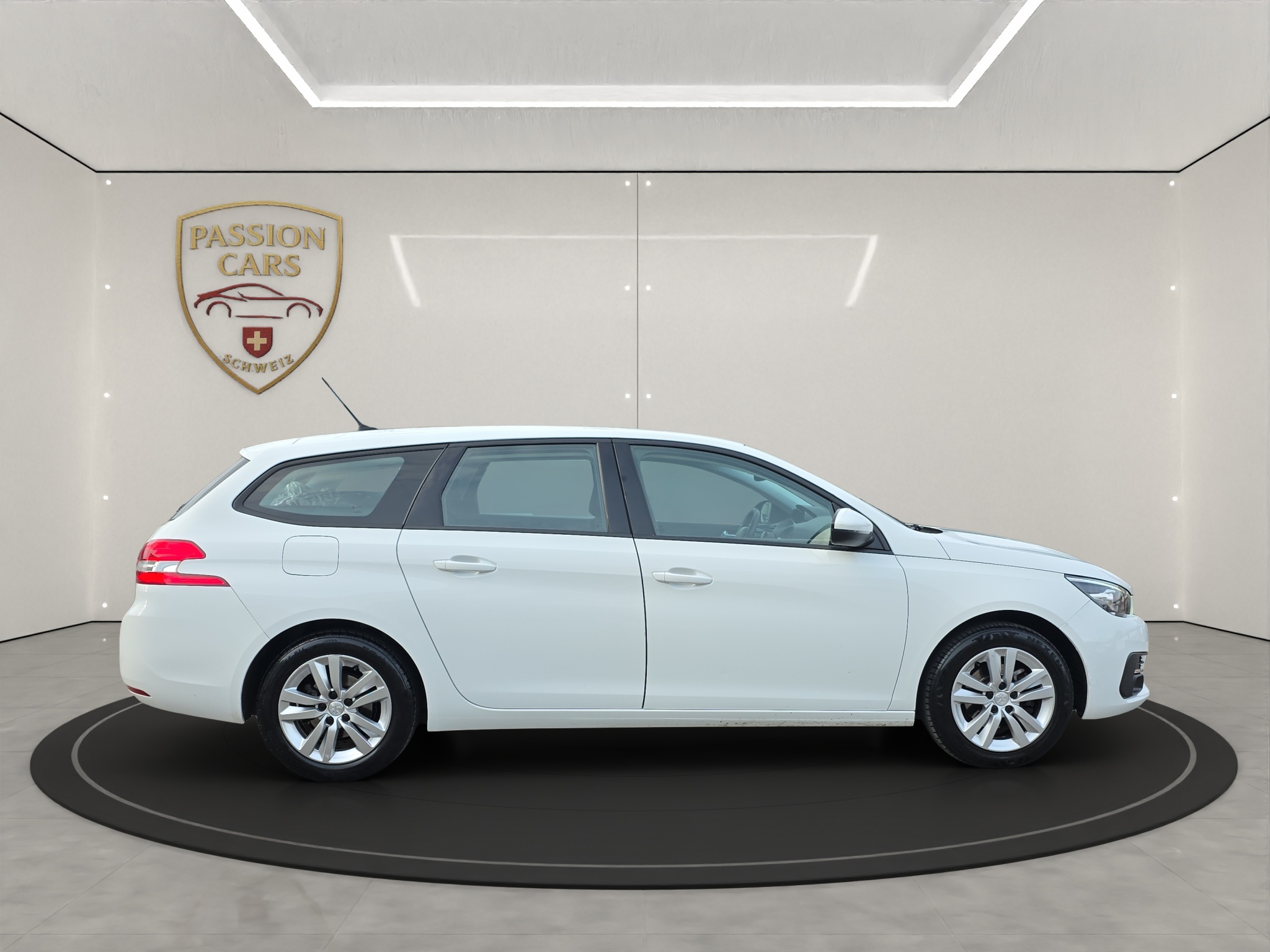 
								Peugeot 308 1.5 HDi full									