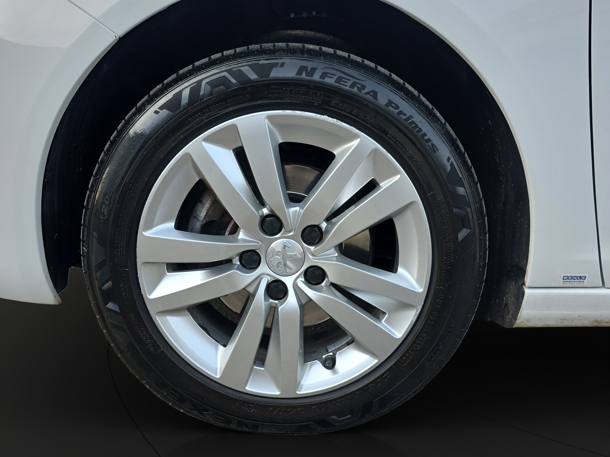 
								Peugeot 308 1.5 HDi full									