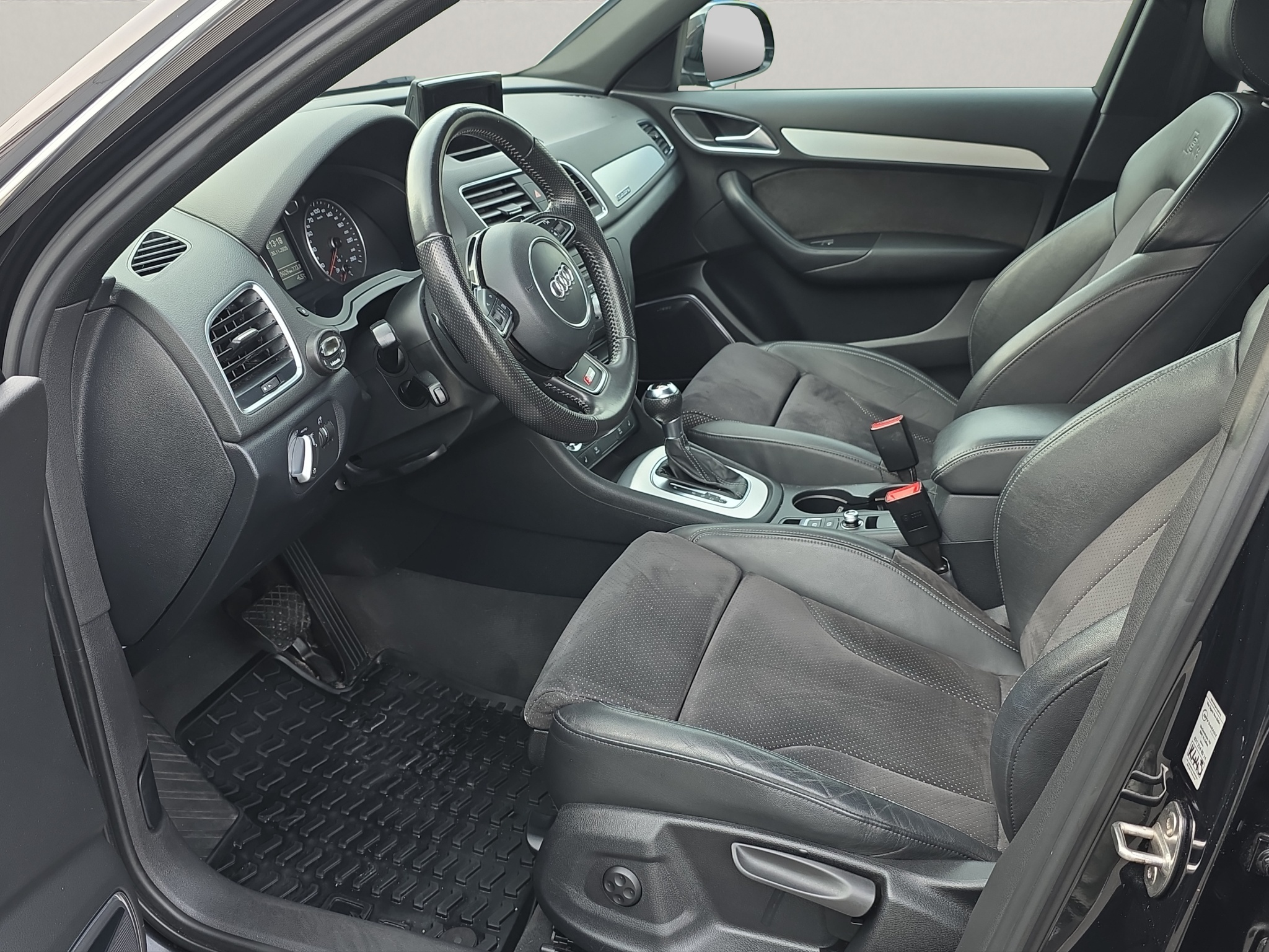 
								Audi Q3 2.0 TDI quattro S-line full									