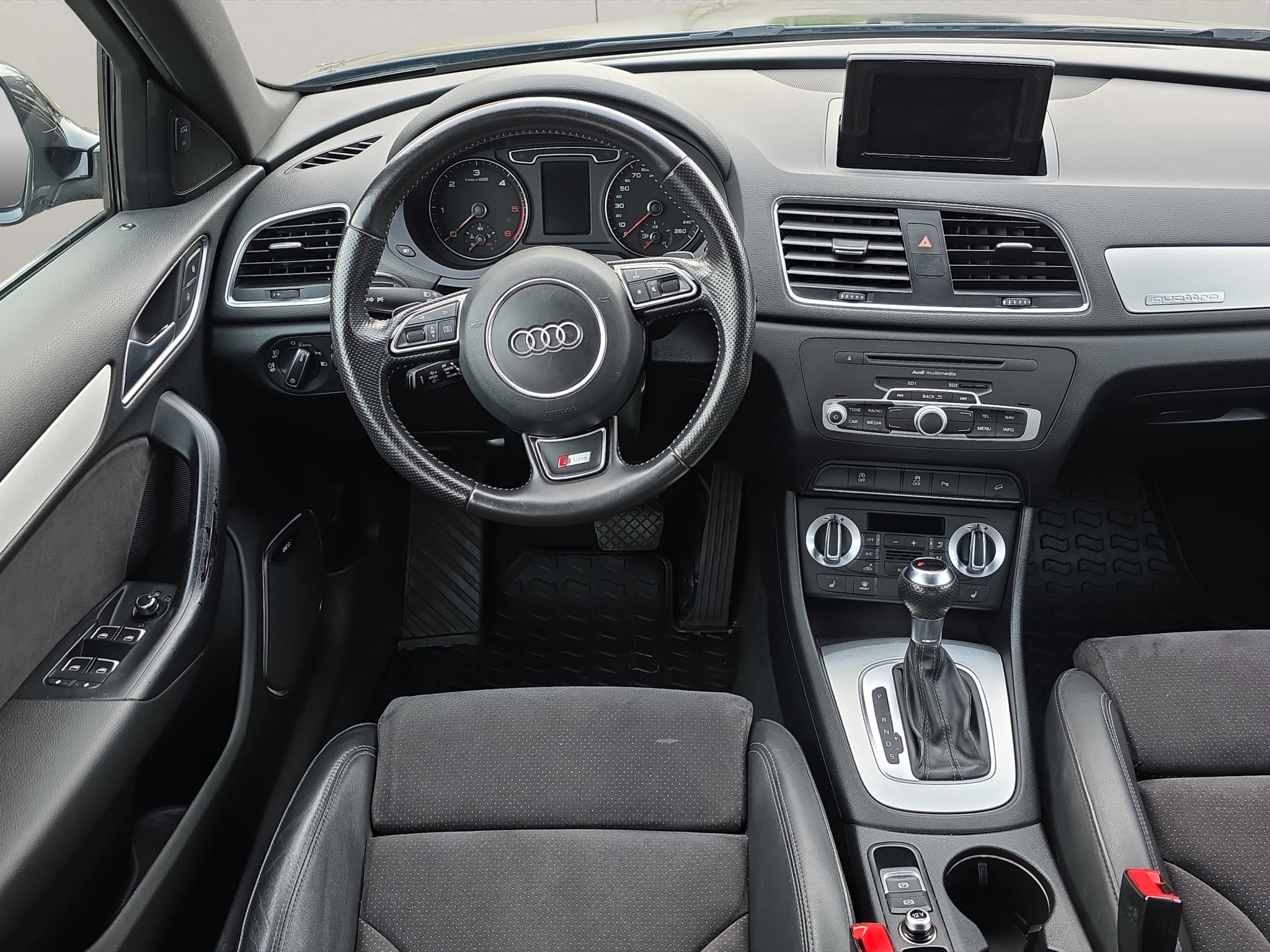 
								Audi Q3 2.0 TDI quattro S-line full									