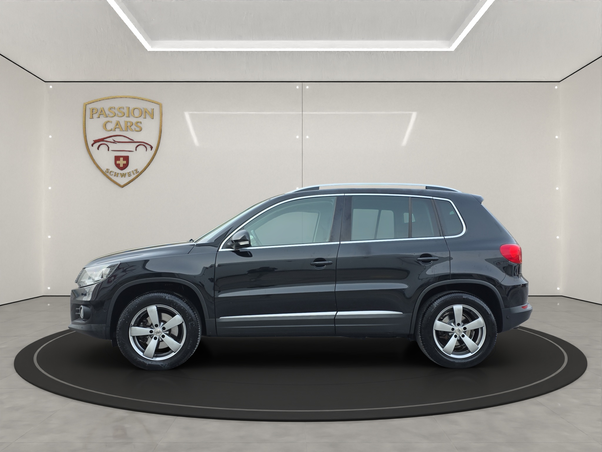 
								VW Tiguan 2.0 TDI full									