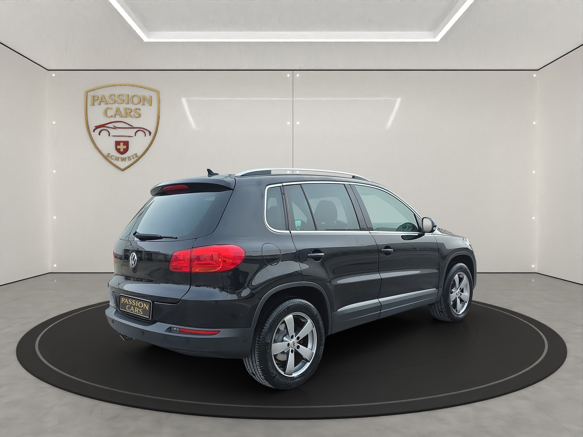 
								VW Tiguan 2.0 TDI full									