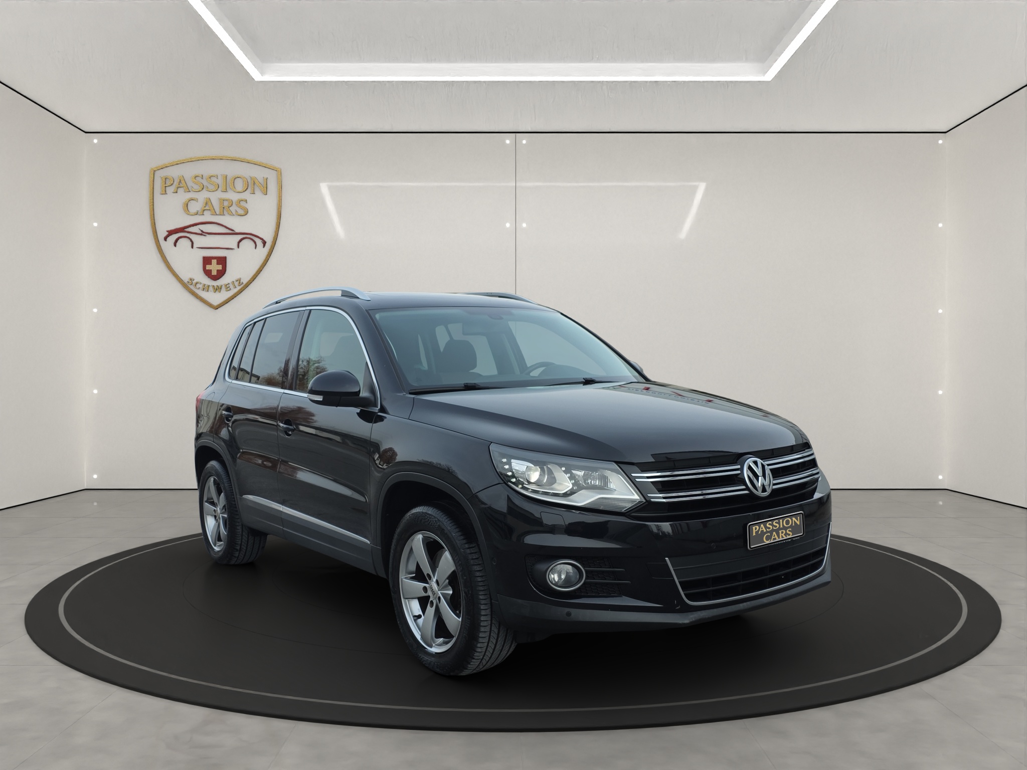 
								VW Tiguan 2.0 TDI full									