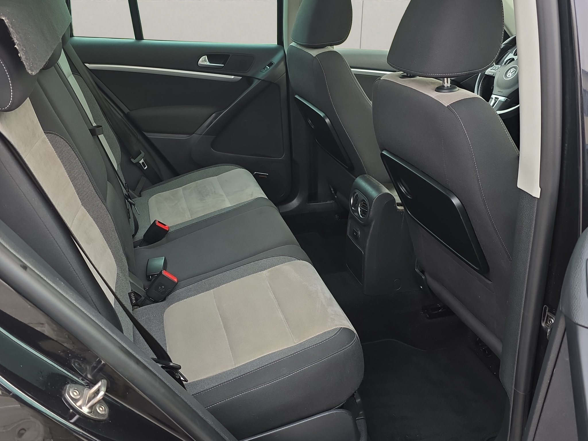 
								VW Tiguan 2.0 TDI full									