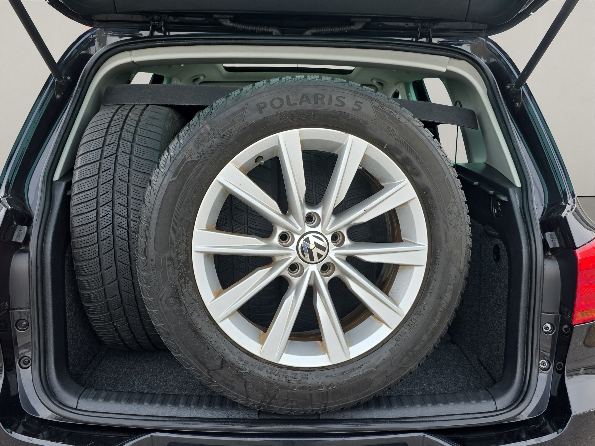 
								VW Tiguan 2.0 TDI full									