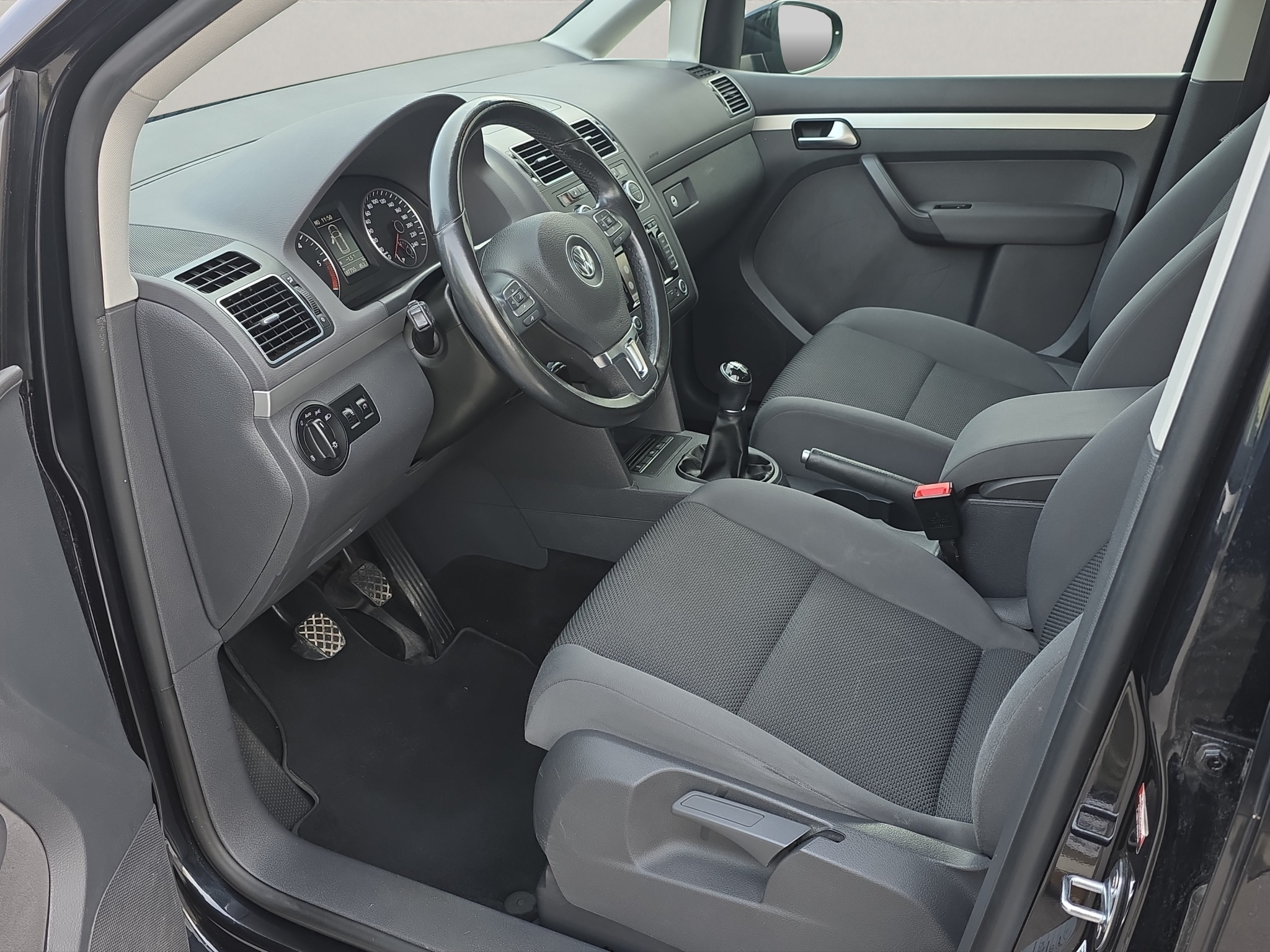 
								VW Touran 1.6 TDI full									