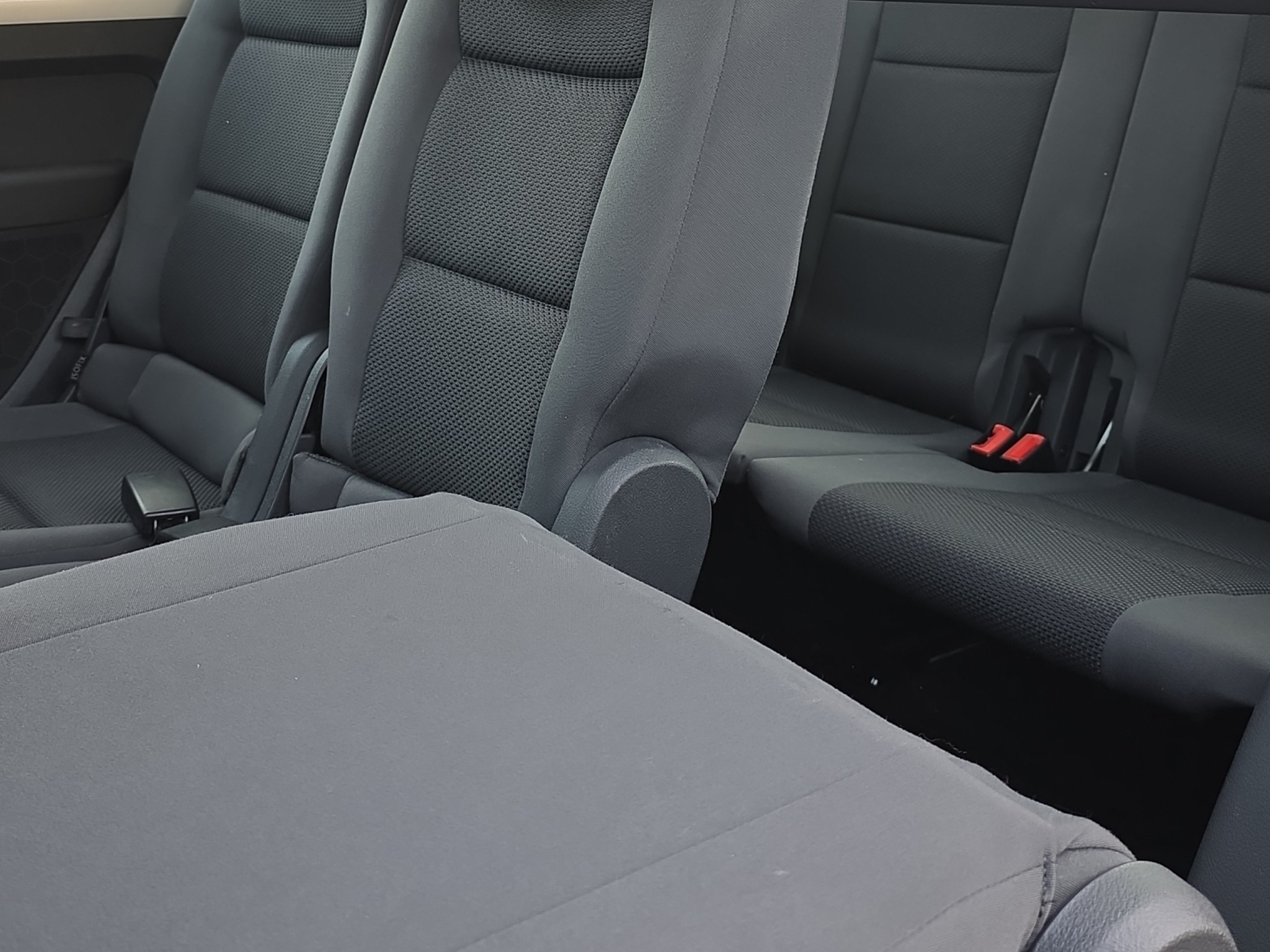 
								VW Touran 1.6 TDI full									