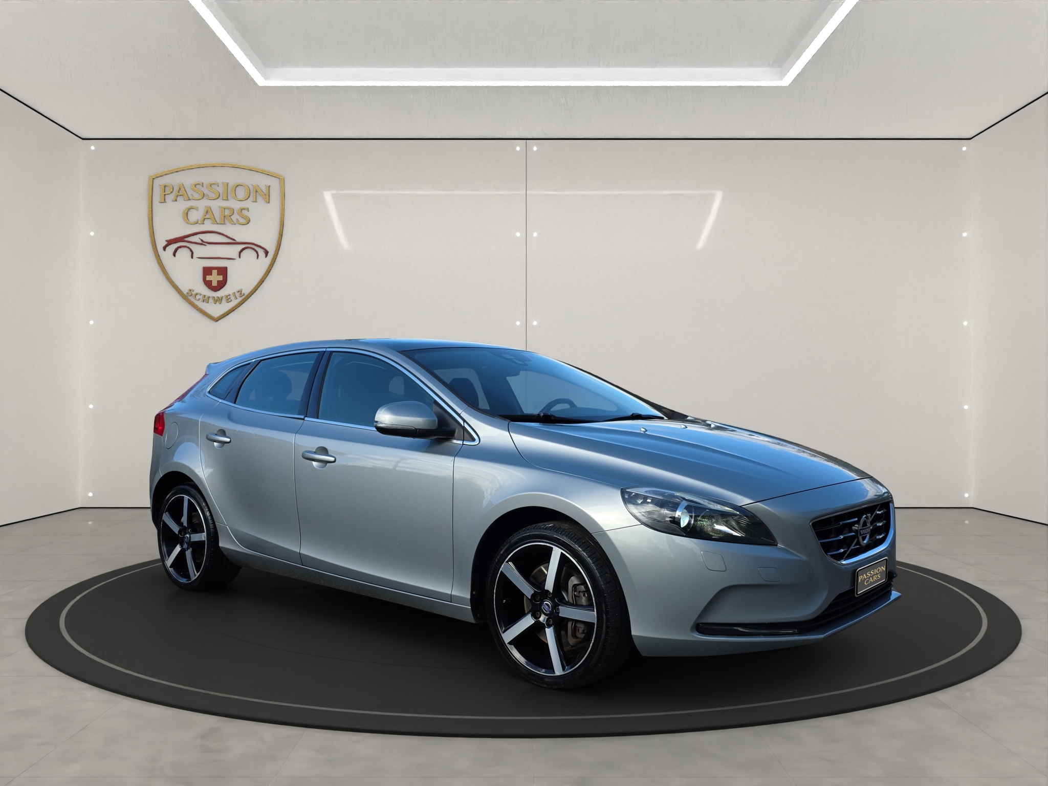 
								Volvo V40 D3 full									