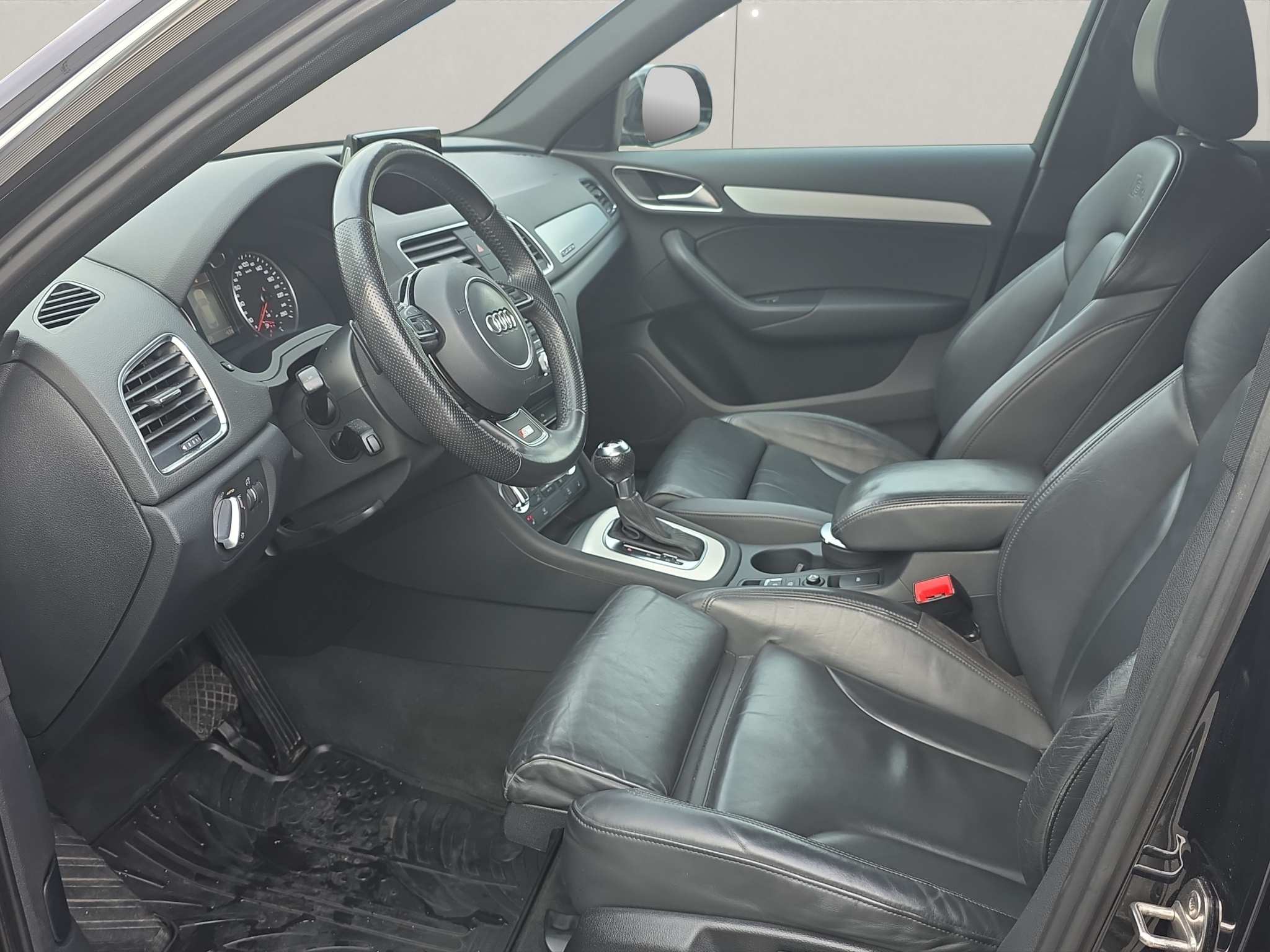 
								Audi Q3 2.0 TDI quattro S-line full									