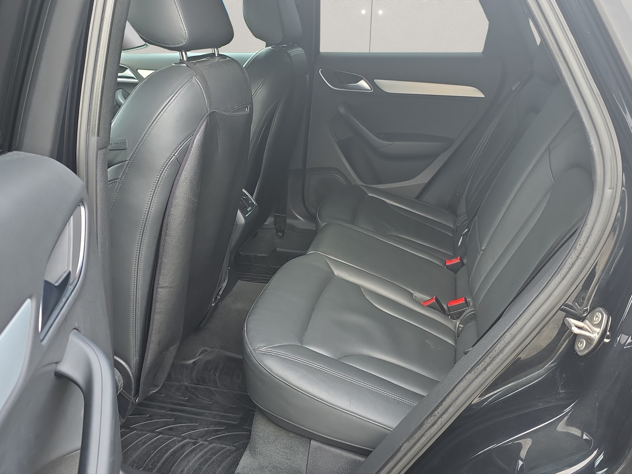 
								Audi Q3 2.0 TDI quattro S-line full									