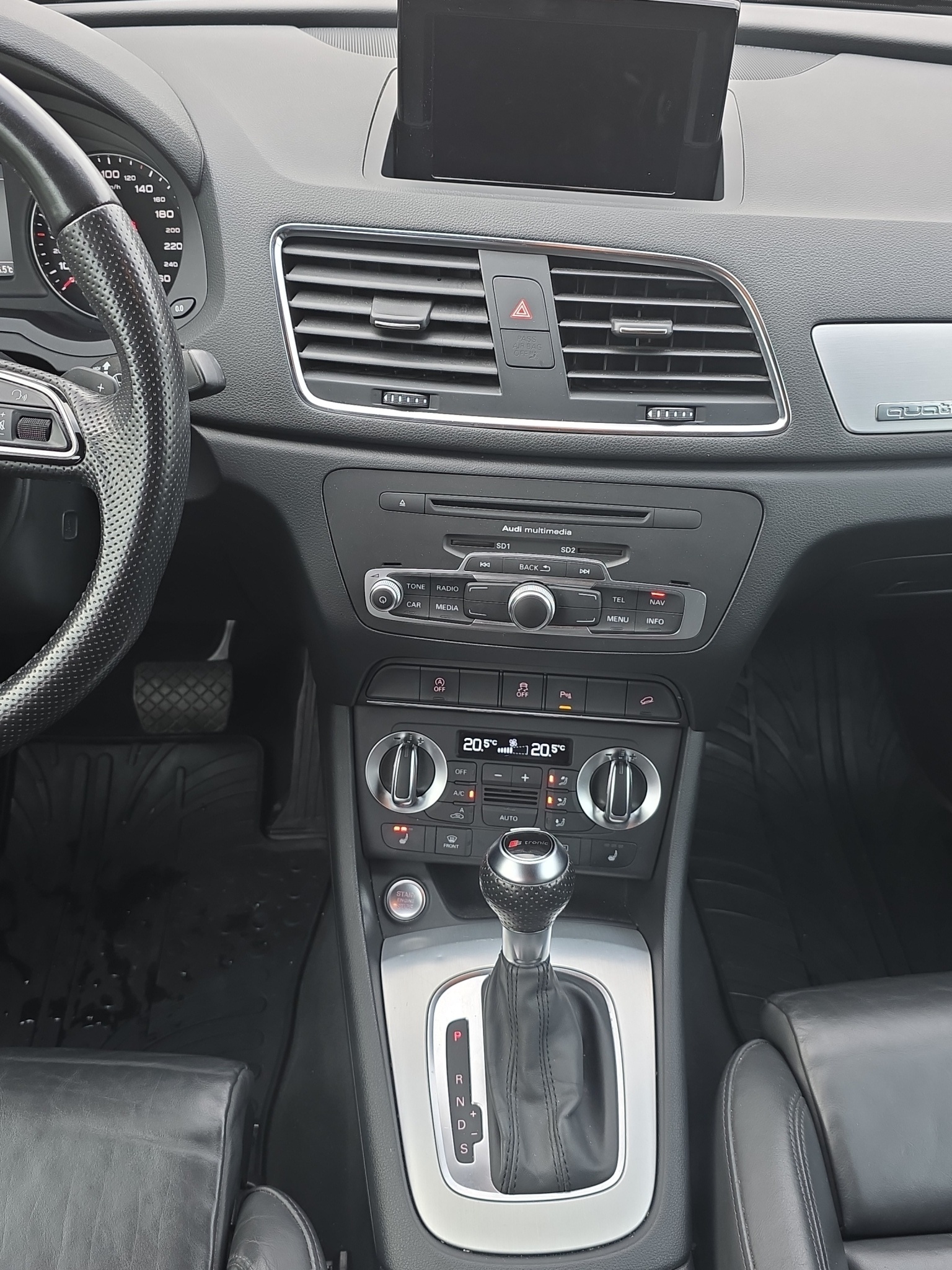 
								Audi Q3 2.0 TDI quattro S-line full									