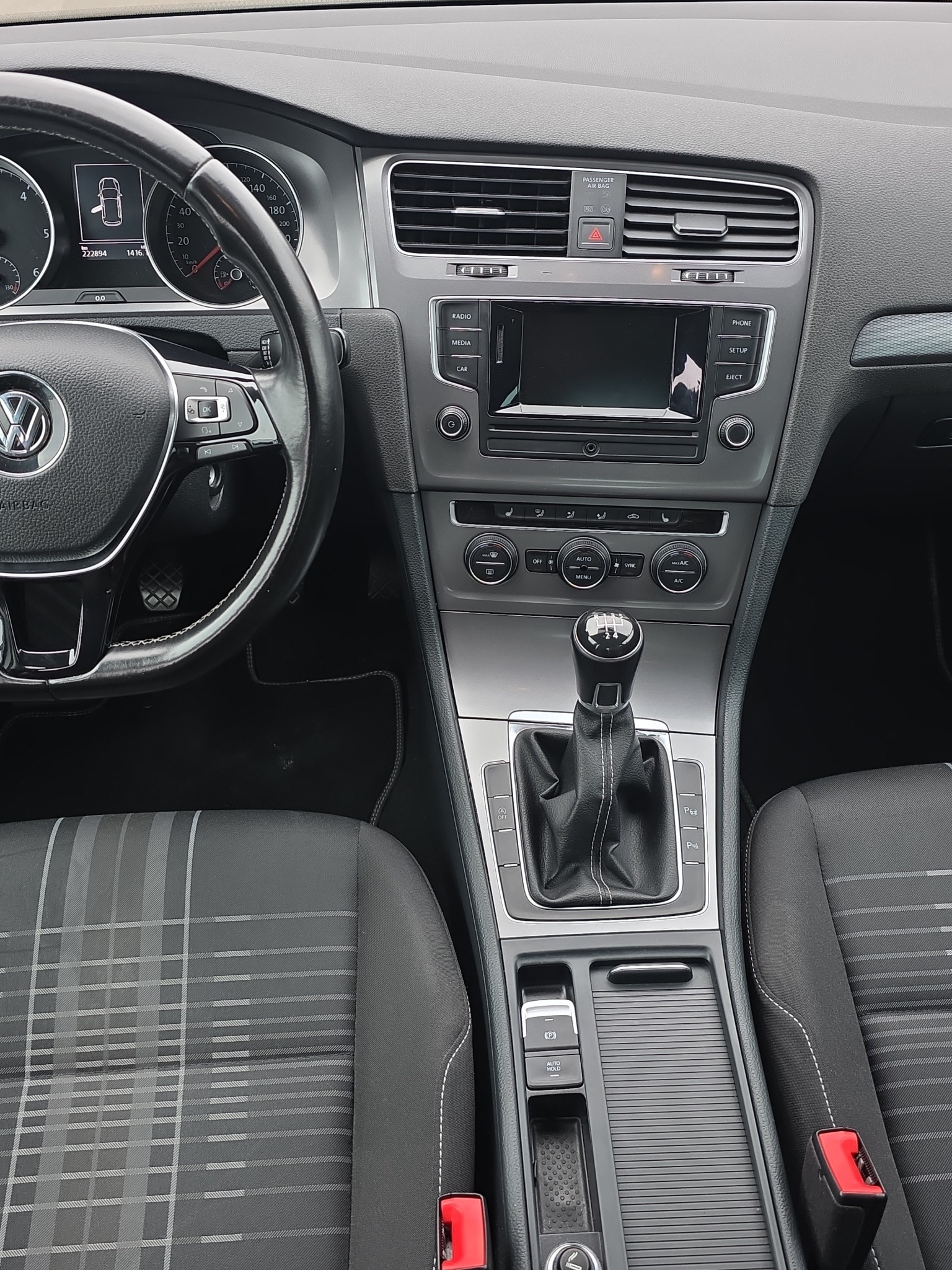 
								VW Golf 1.6 TDI full									