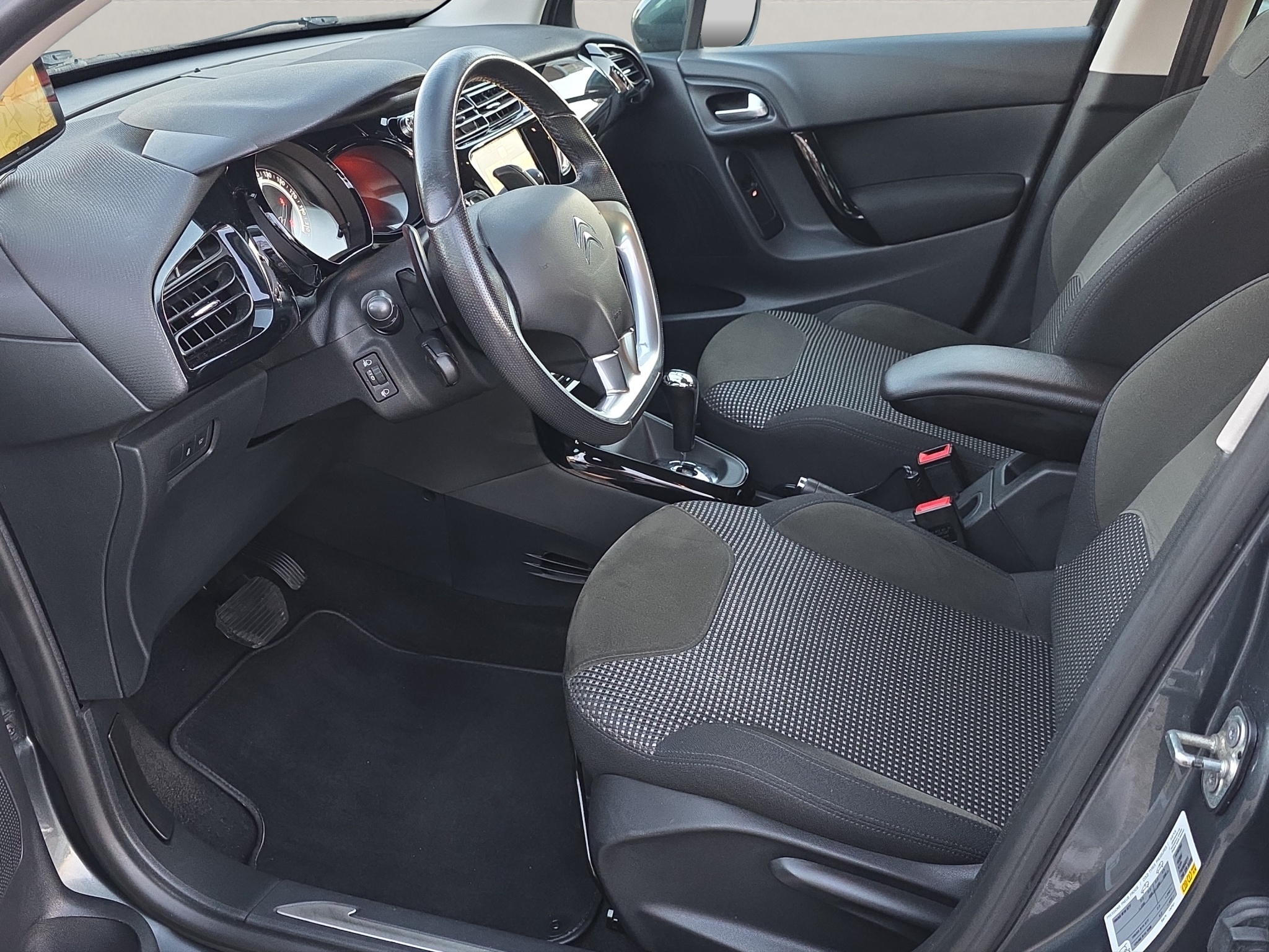 
								CITROEN C3 1.6 16V e-HDi Exclusive EGS6 full									