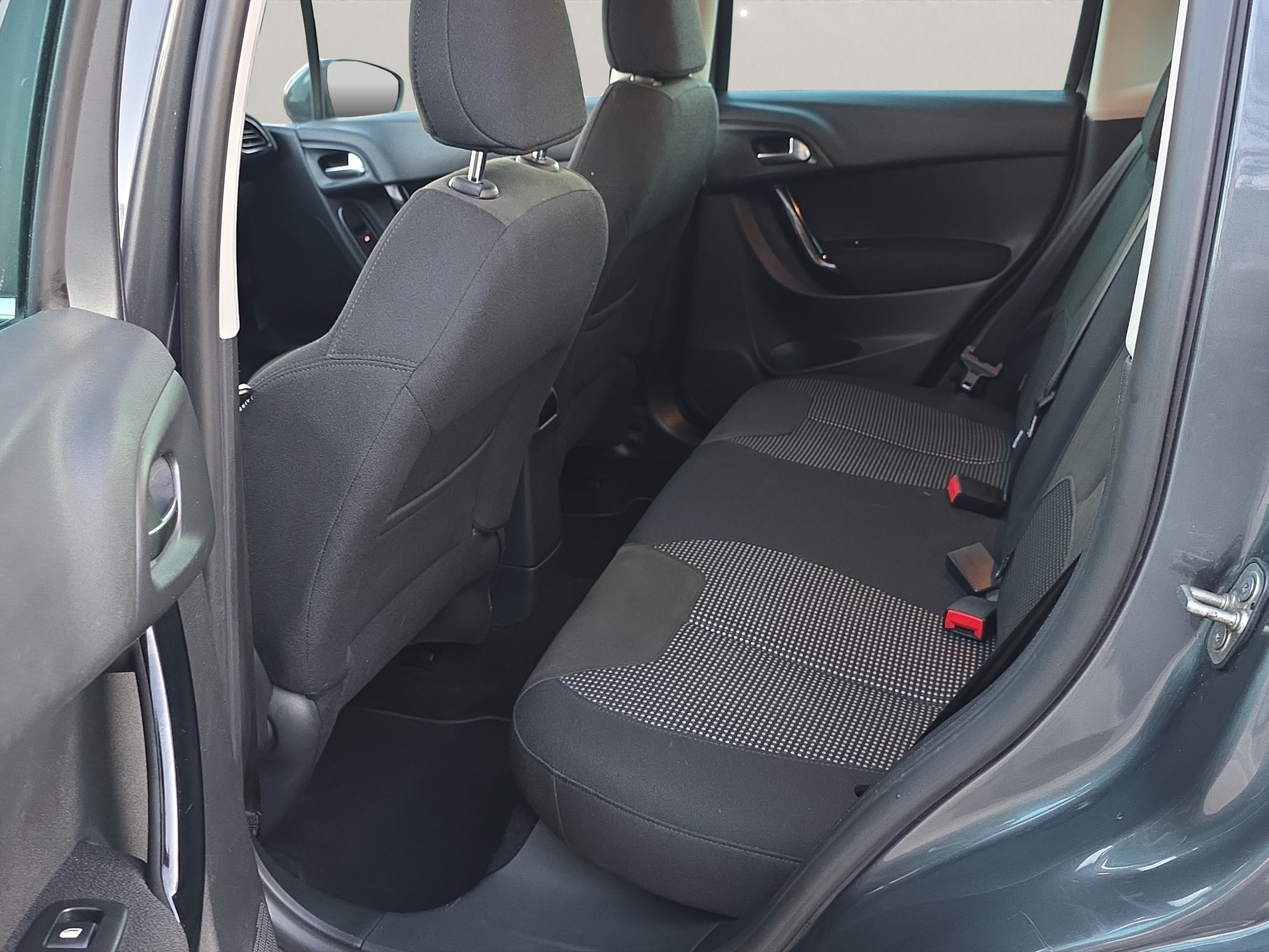 
								CITROEN C3 1.6 16V e-HDi Exclusive EGS6 full									