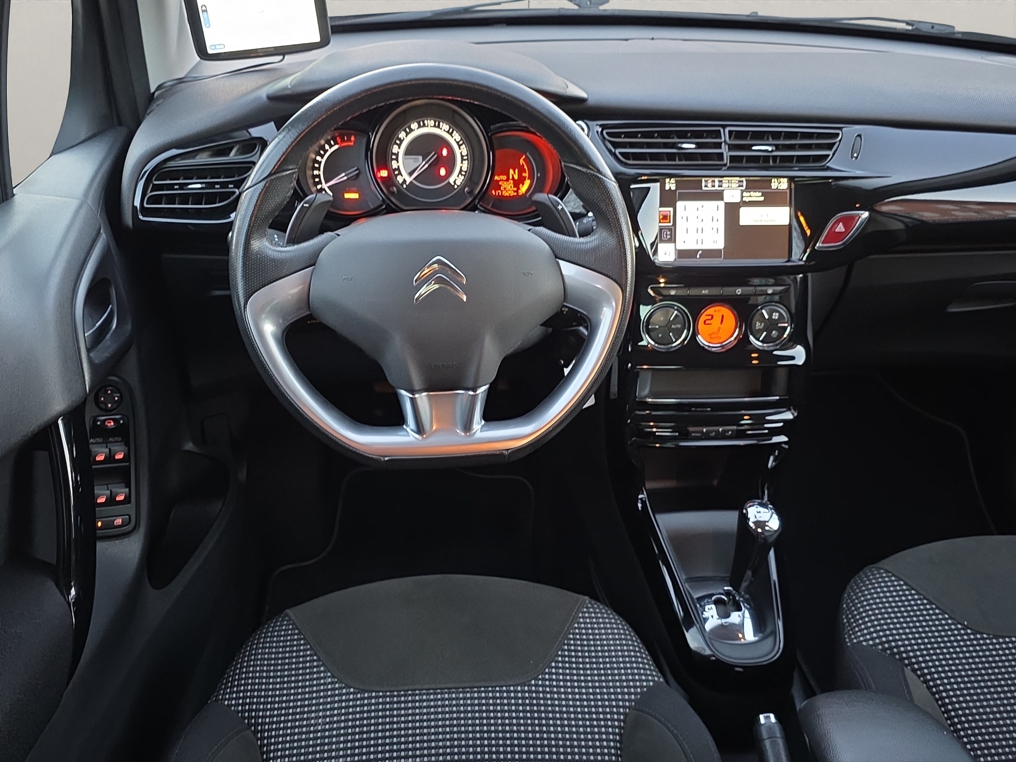 
								CITROEN C3 1.6 16V e-HDi Exclusive EGS6 full									