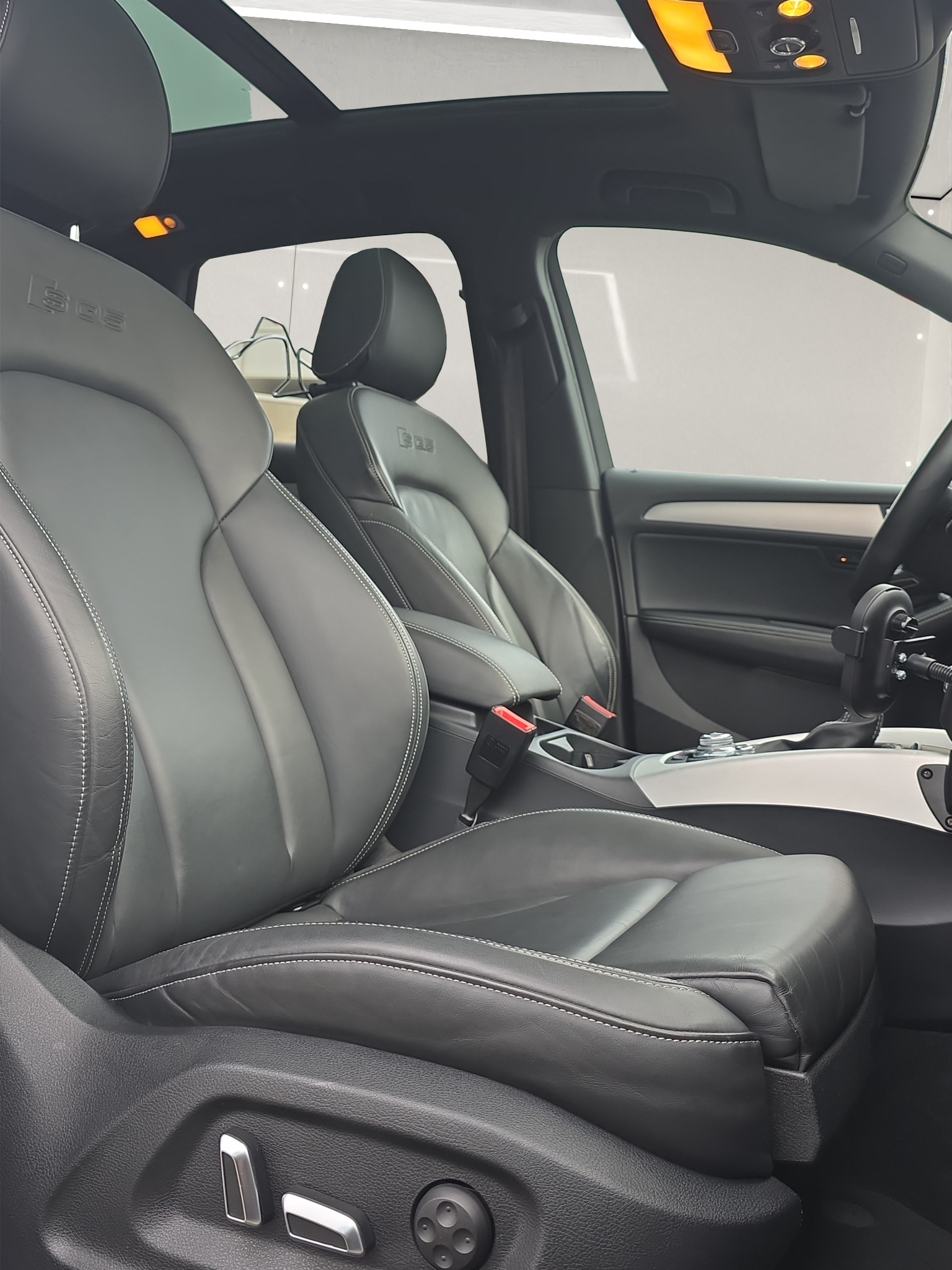 
								Audi SQ5 3.0 TDI quattro full									