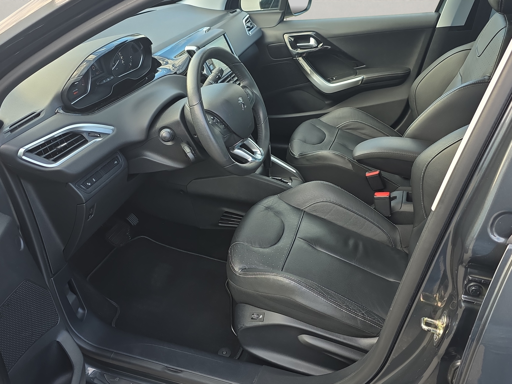 
								PEUGEOT 208 1.6 VTI Allure Automatik full									