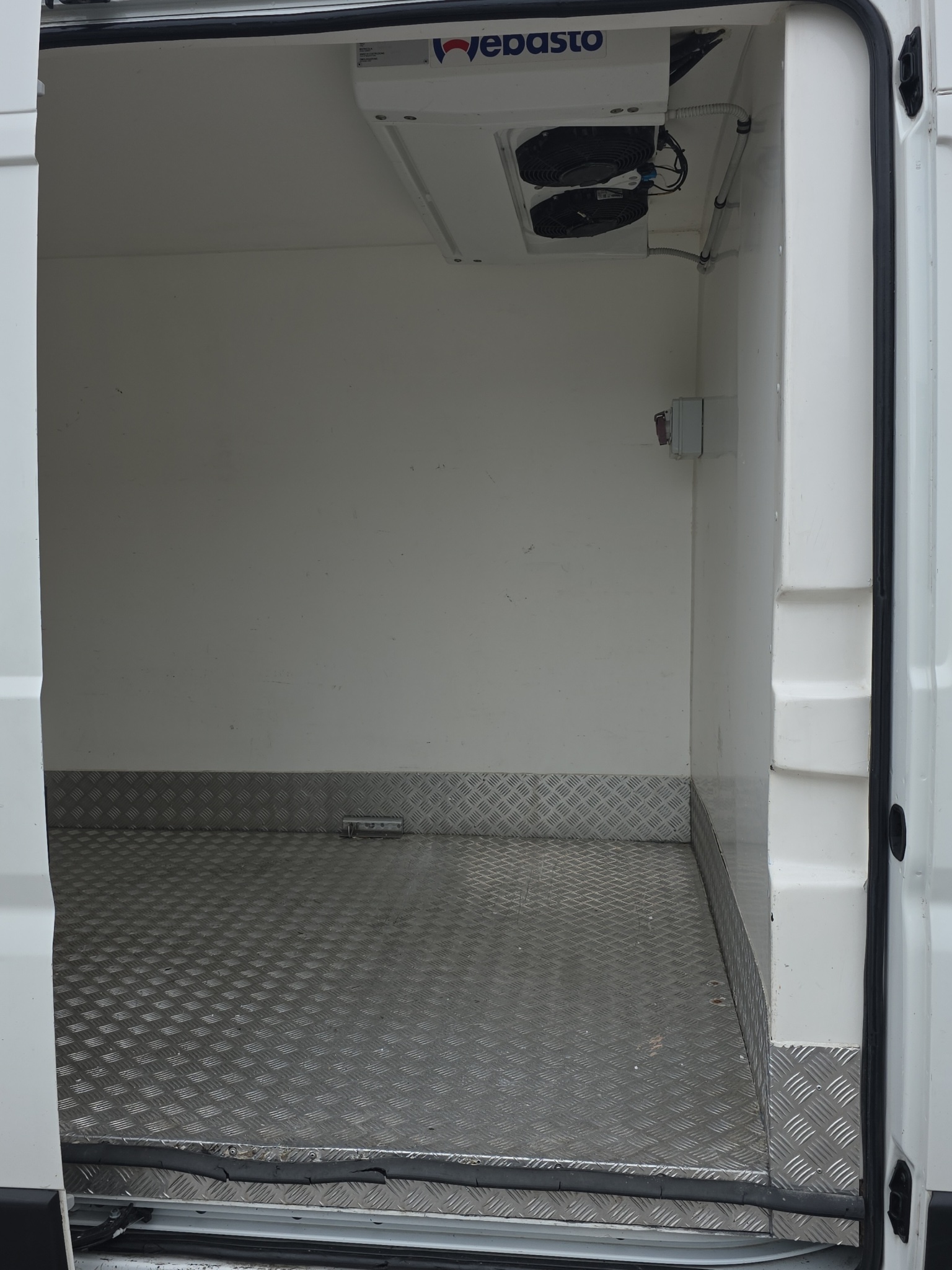 
								PEUGEOT Boxer 2.0 HDI 335 Active L3H2 Kühlwagen full									