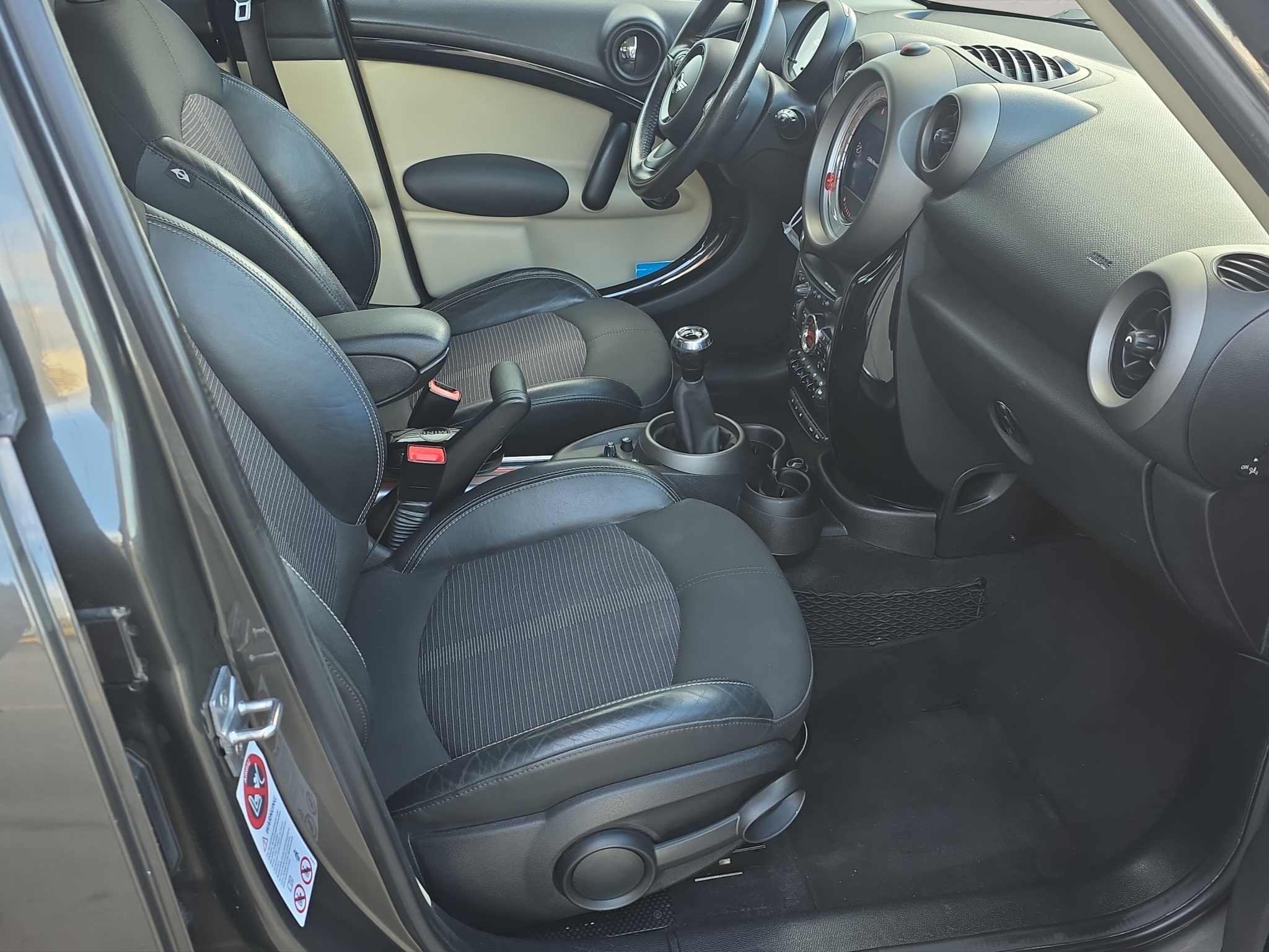 
								MINI Countryman Cooper D ALL4 full									