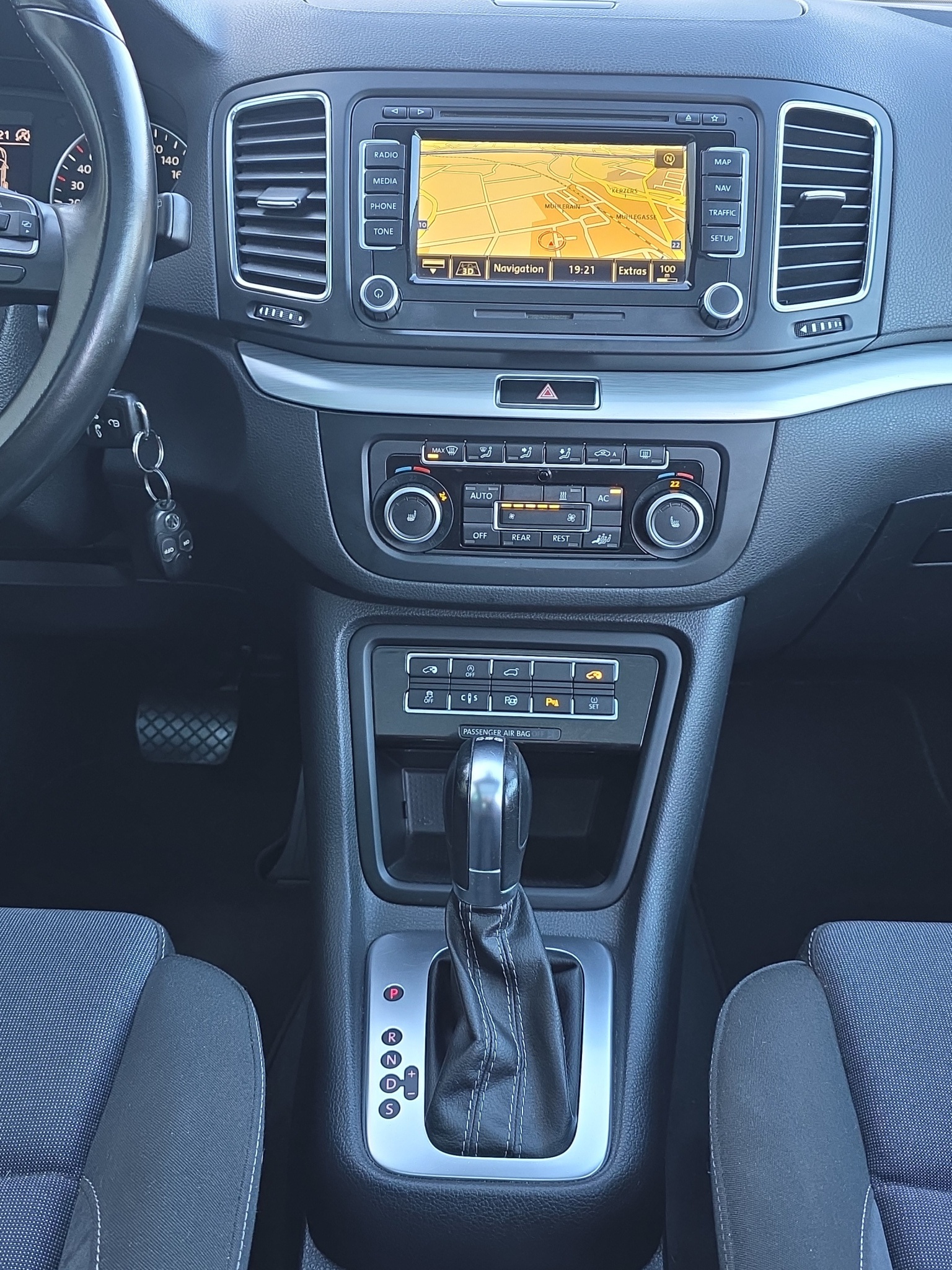 
								VW Sharan 2.0 TDI BlueMotion Technology STYLE DSG full									