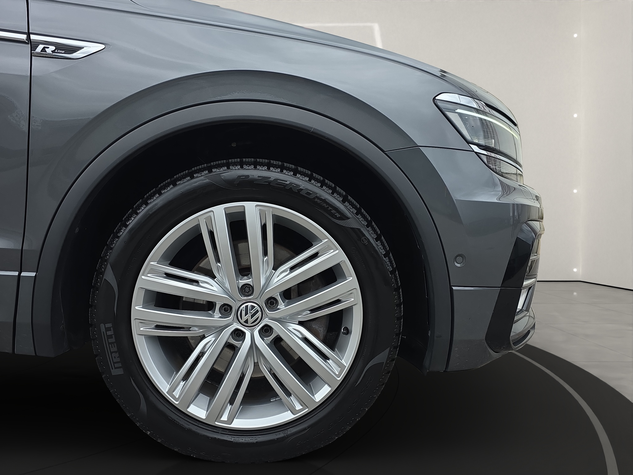 
								VW Tiguan 2.0 TDI SCR R-Line 4Motion DSG 240PS full									