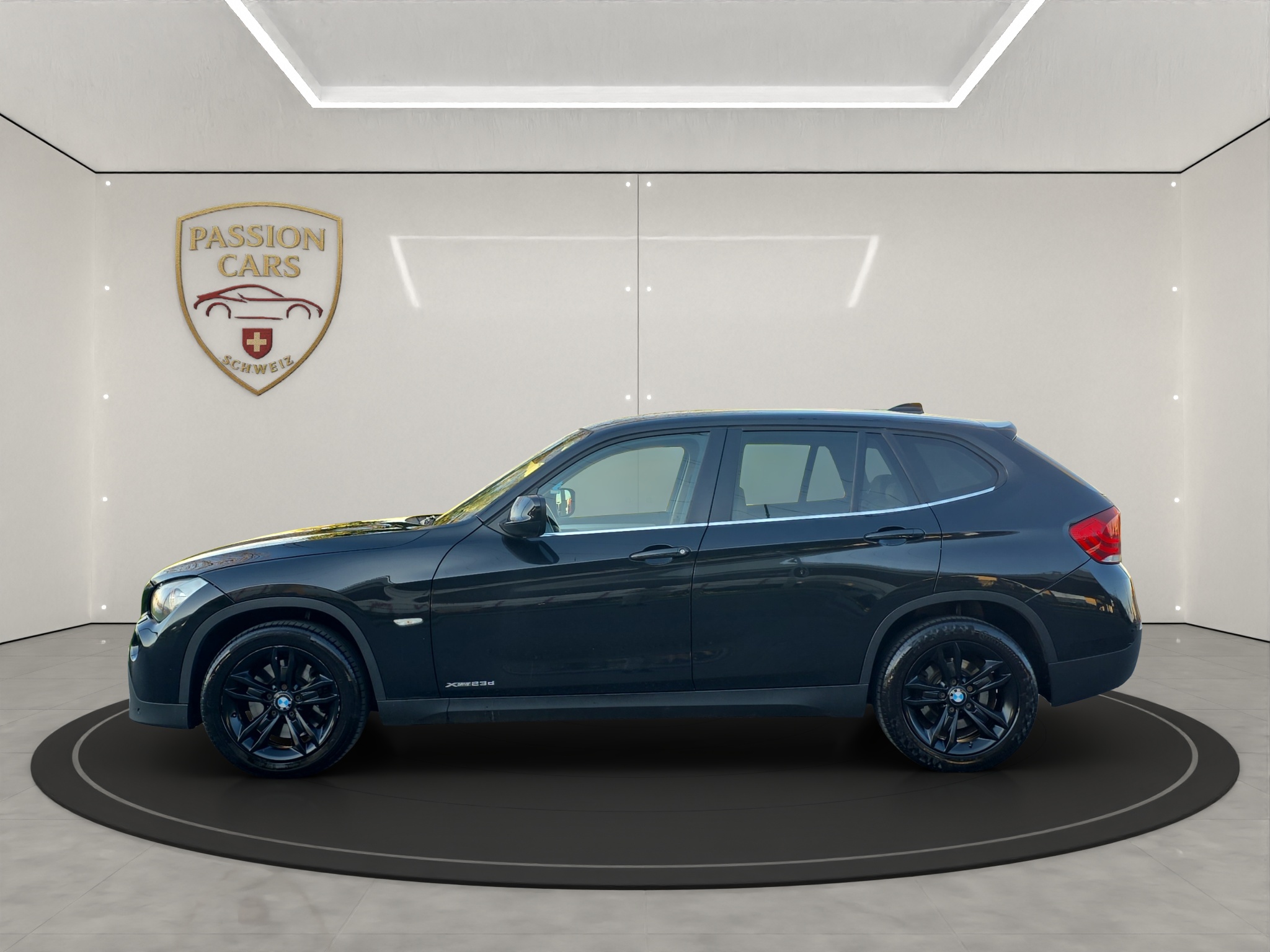 
								BMW X1 23xD Automat full									