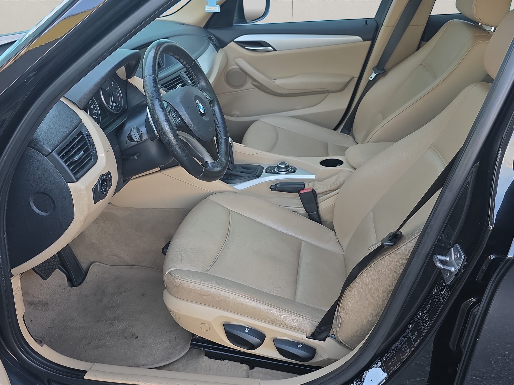 
								BMW X1 23xD Automat full									