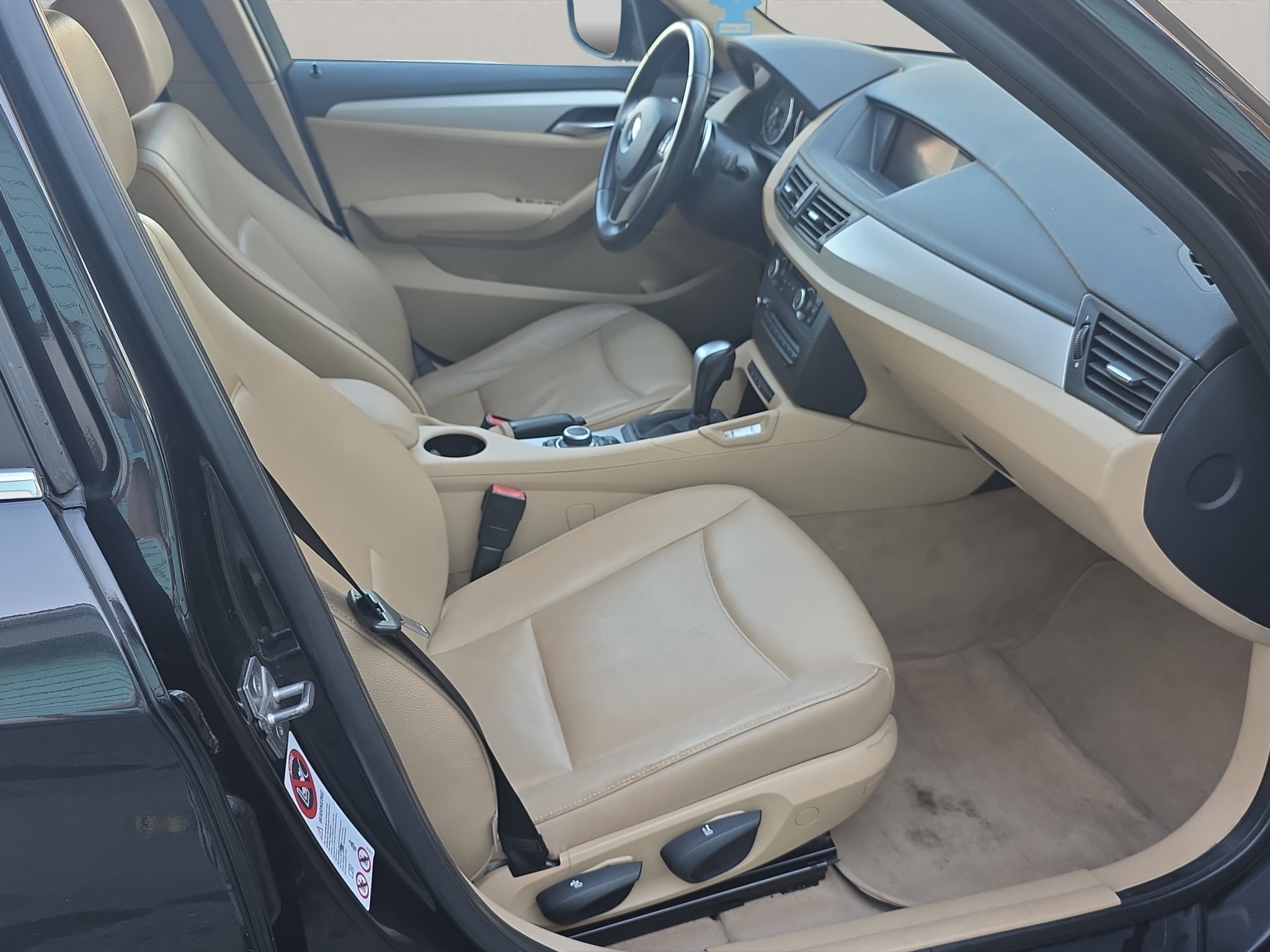 
								BMW X1 23xD Automat full									