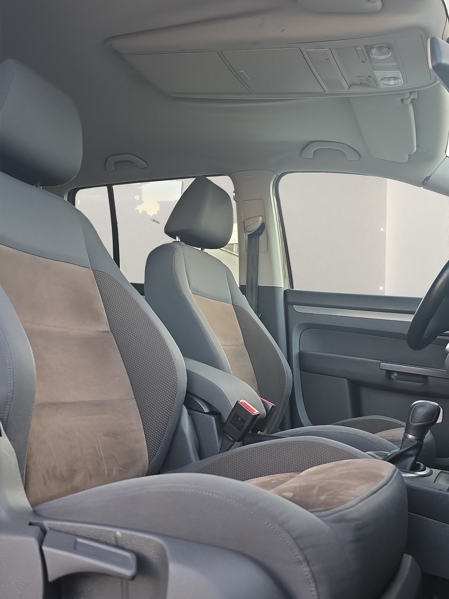 
								VW Touran 2.0 TDI full									